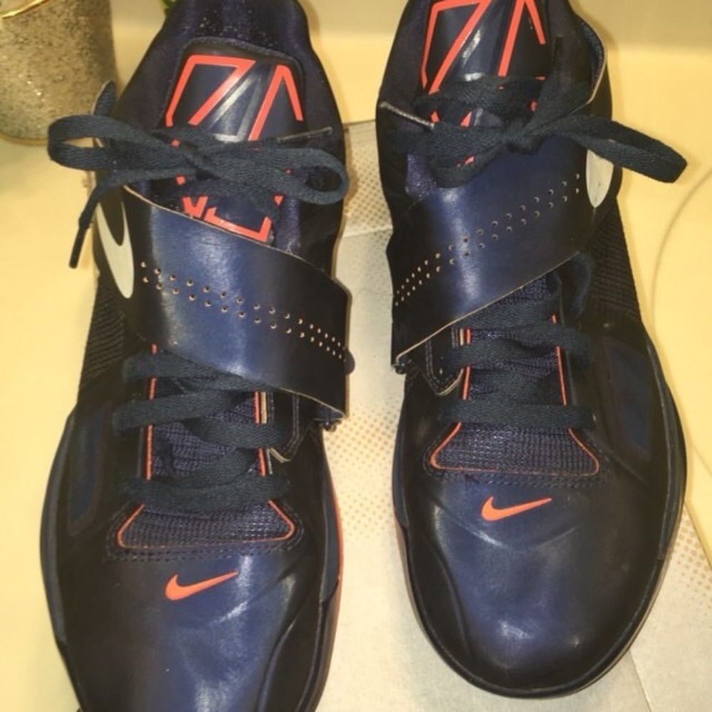 KD 4s // Condition : 7/10 Lightly Used // Cleaned